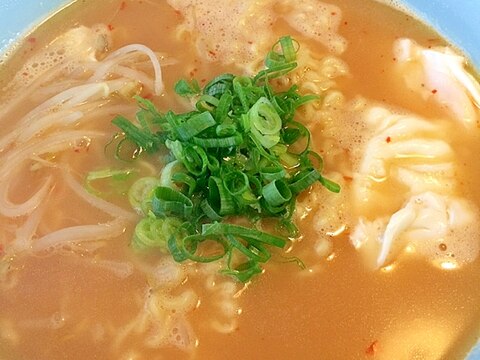 豆板醤で☆ピリ辛もやしラーメン